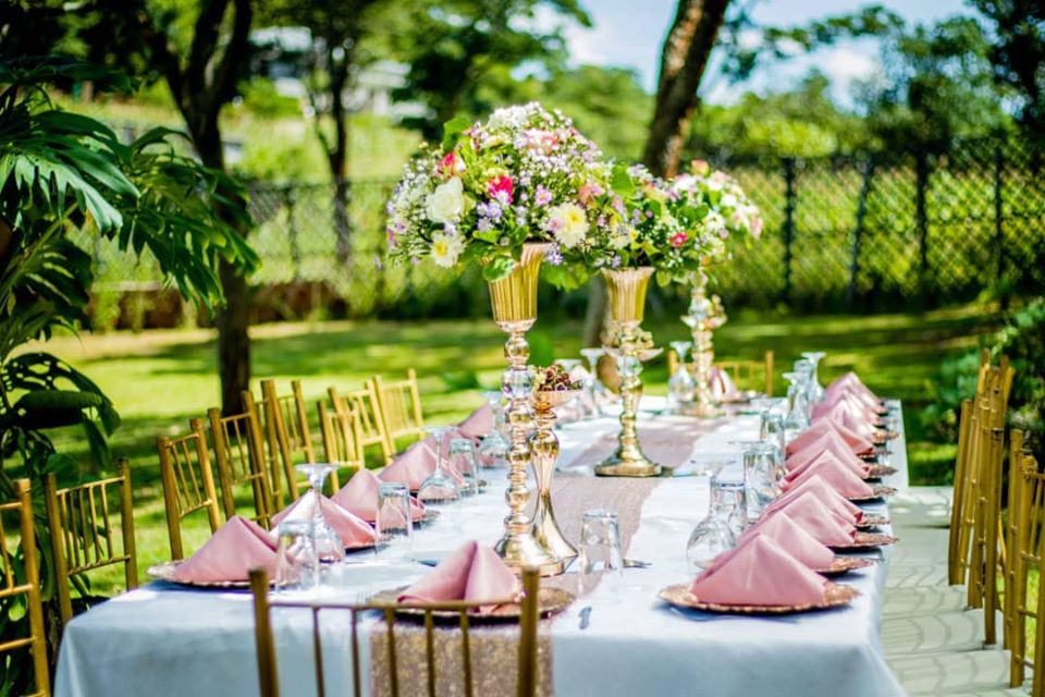 Zimbabwe garden wedding decor at Swan Creek Gardens - Harare Wedding Venues - Zimbabwe Wedding Venues - Timeless Photography