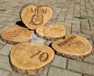 Misrue Events | various wooden slates by Misrue on the ground | Zimbabwe wedding decor | Zimbabwe Wedding Planner Blog 