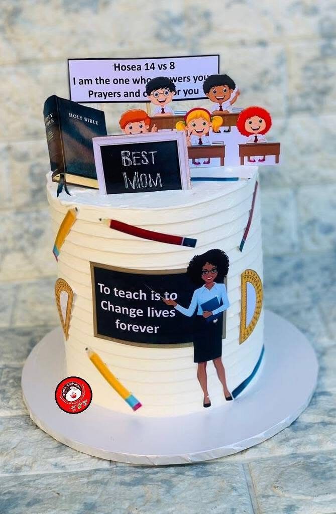 Best mom birthday cake for a teacher by Zah Cakes- Bulawayo birthday cakes - Zimbabwe wedding cakes - featured vendor Fridays